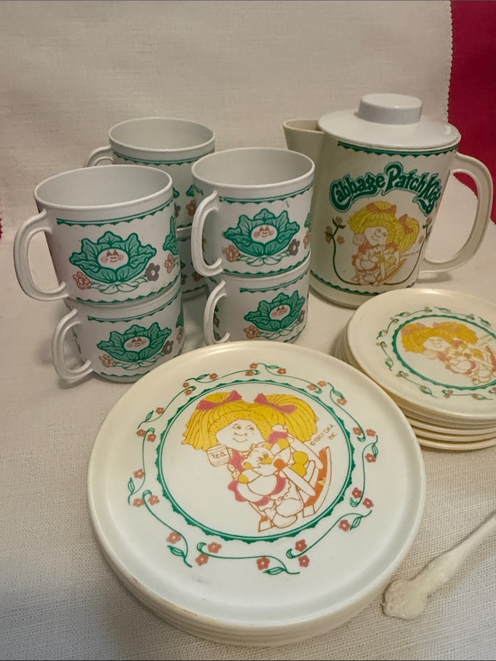 Vintage 1983 Cabbage Patch Kids Tea Set - Picture 2 of 10